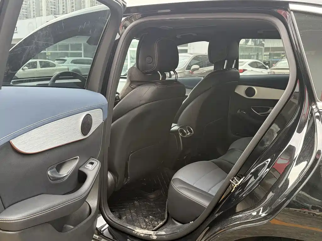 Mercedes-Benz EQC — миниатюра 6