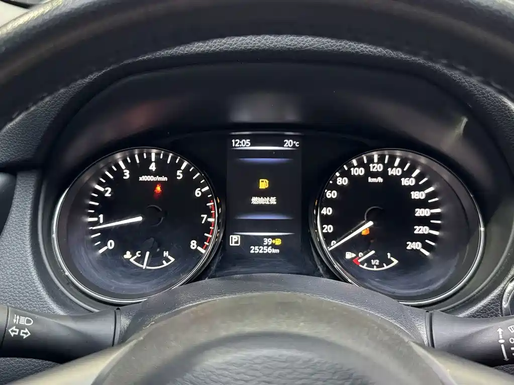Nissan X-Trail — миниатюра 18