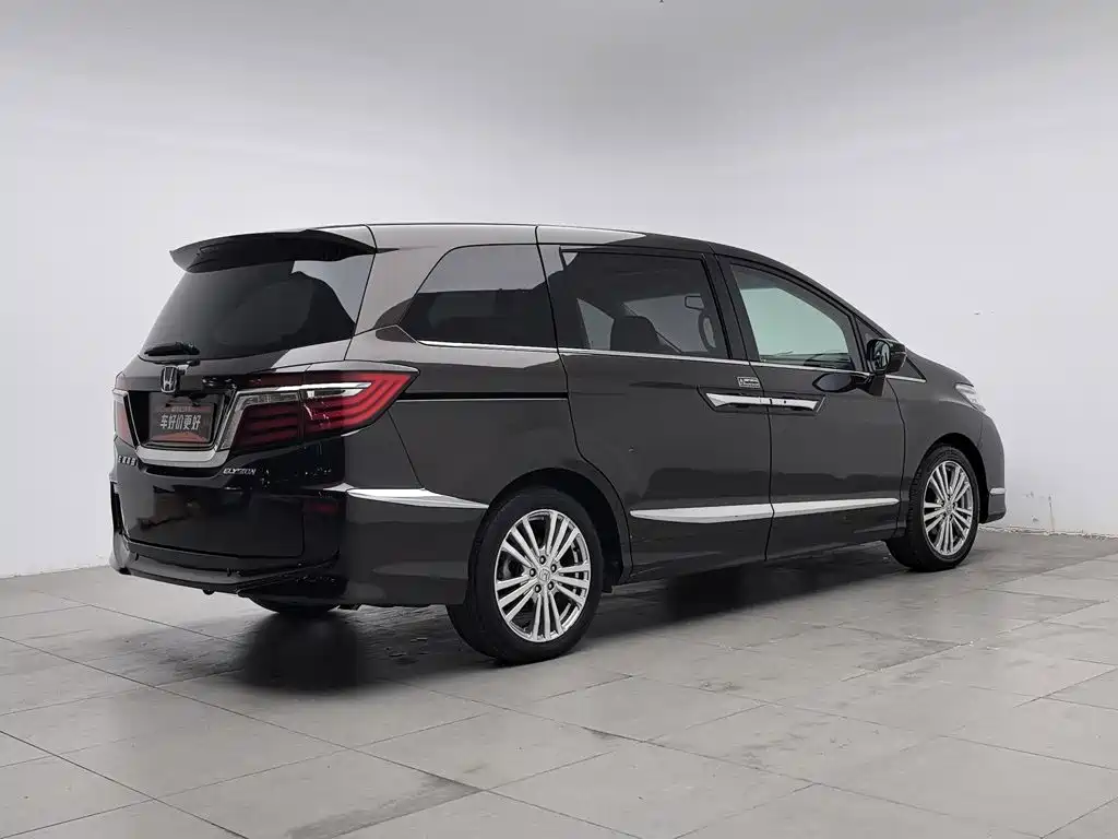 Honda Elysion — миниатюра 2