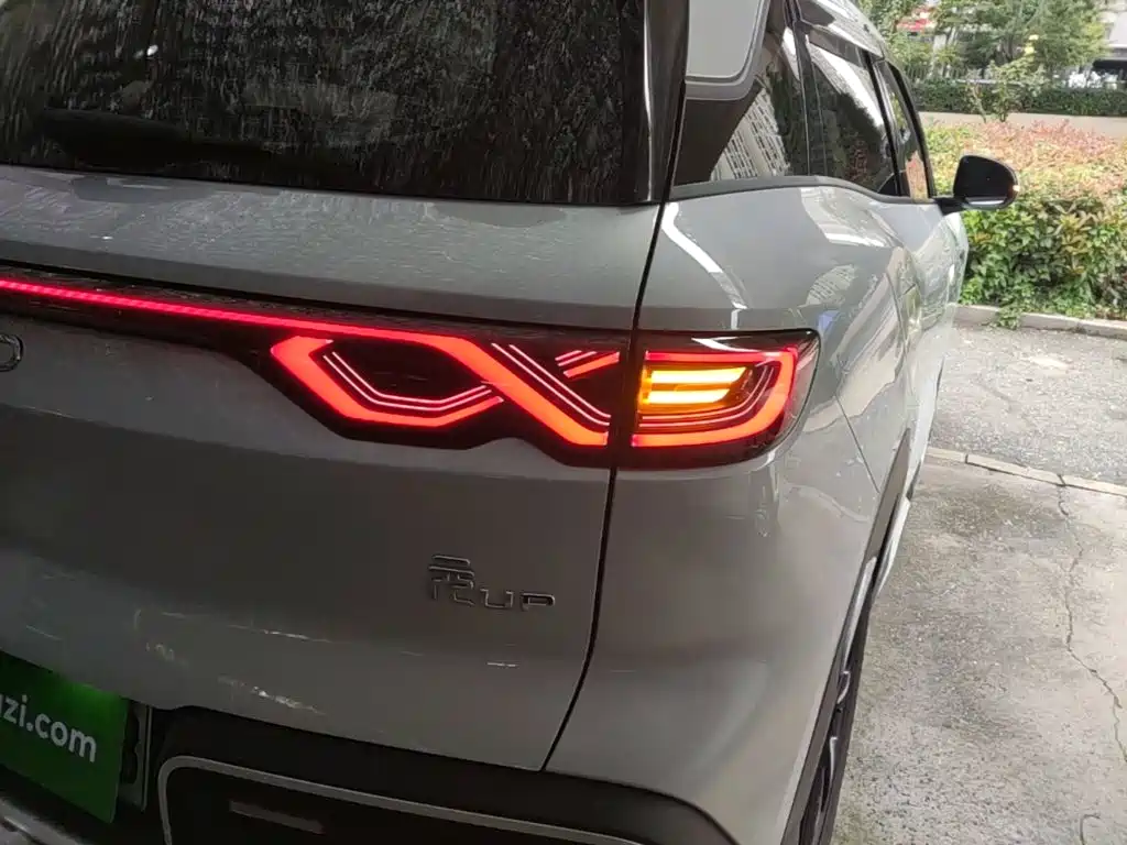 BYD Yuan UP — миниатюра 8