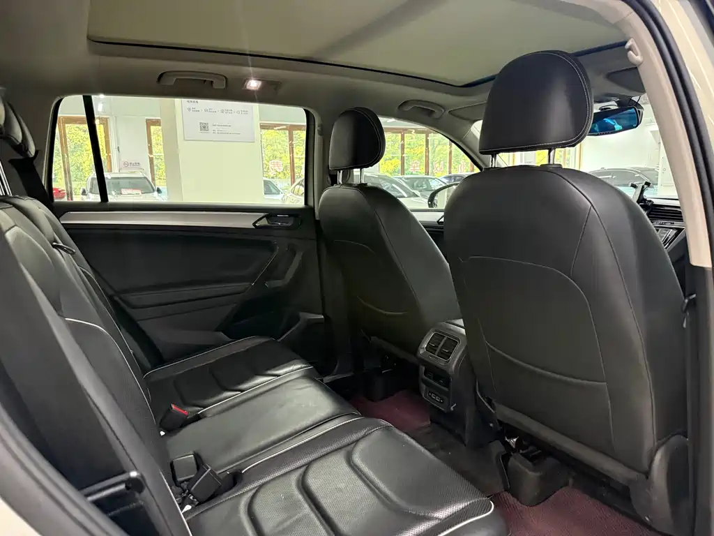 Volkswagen Tiguan L — миниатюра 27