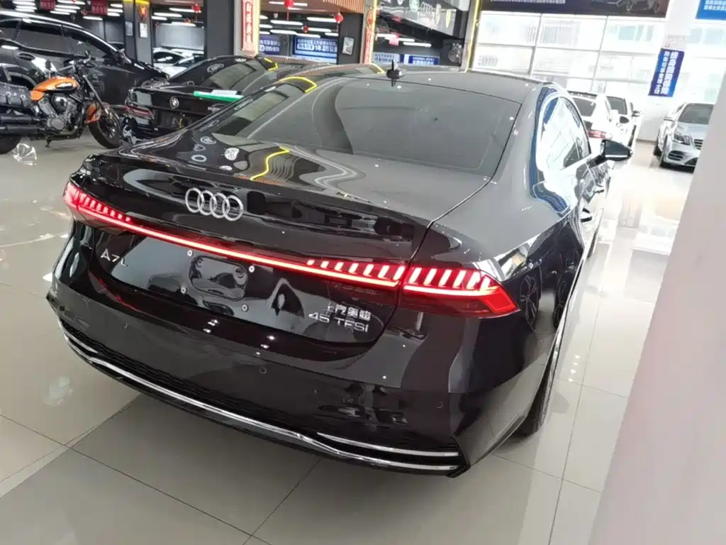Audi A7L — миниатюра 7