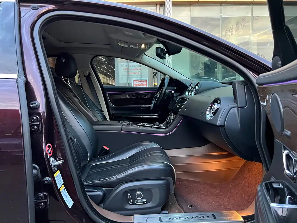 Jaguar XJ — миниатюра 12