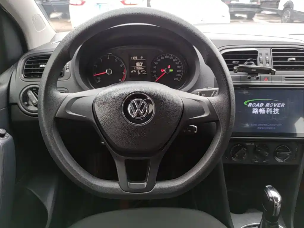 Volkswagen Polo — миниатюра 11