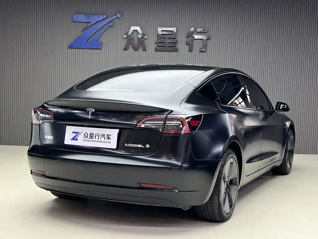 Tesla Model 3 — миниатюра 5