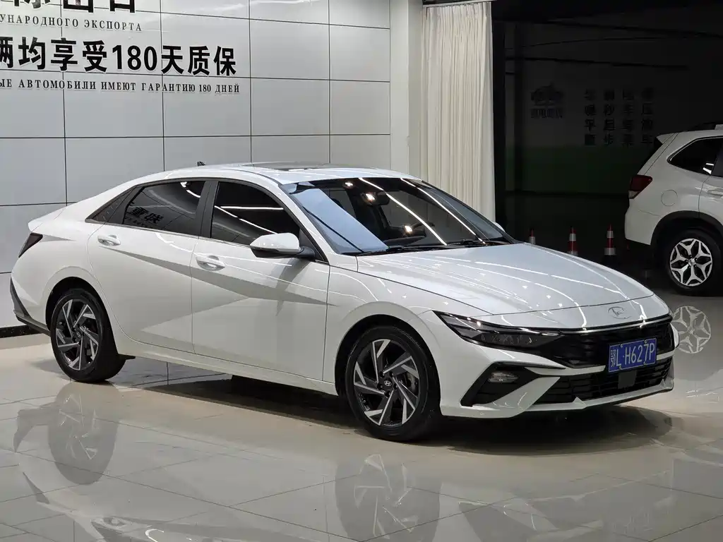 Hyundai Elantra — миниатюра 3