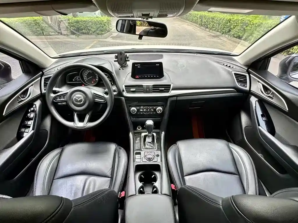 Mazda 3 Axela - фото 5