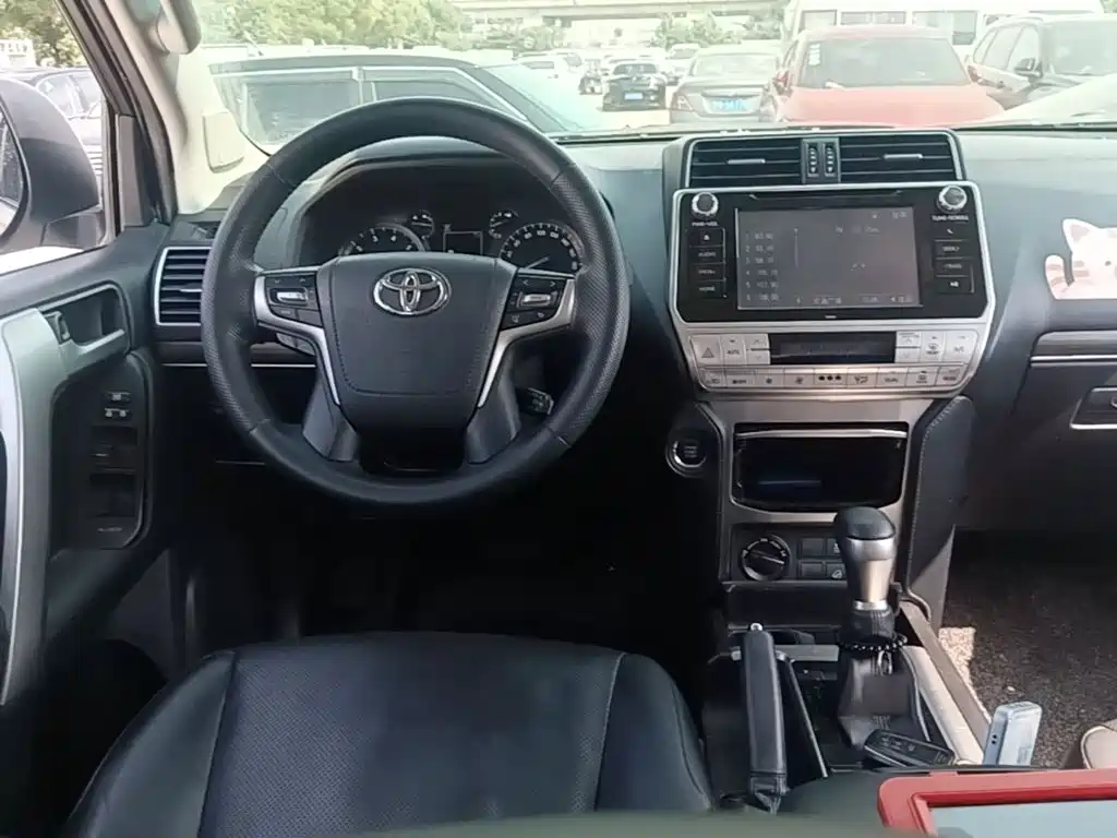 Toyota Prado — миниатюра 10