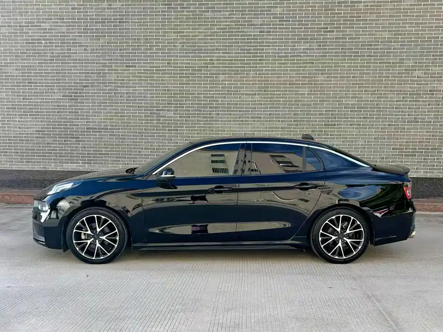 Lynk & Co 03 — миниатюра 11
