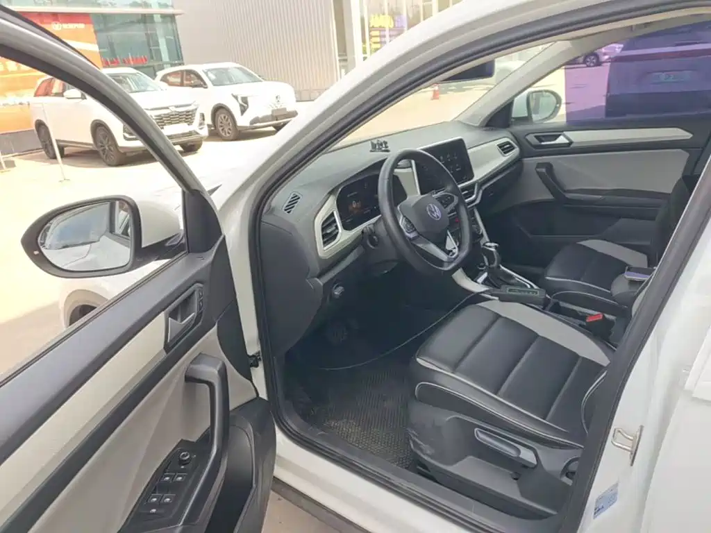 Volkswagen T-Roc — миниатюра 16