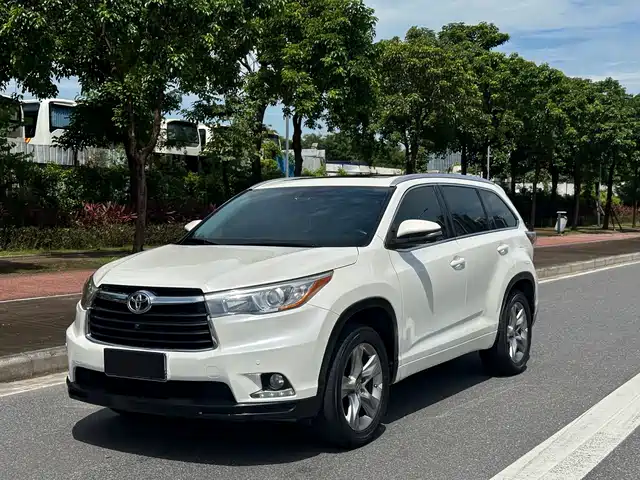 2016 Toyota Kluger