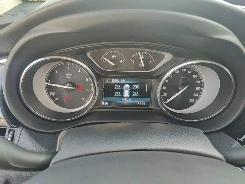 Buick Envision Plus — миниатюра 12