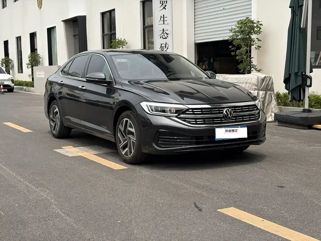 Volkswagen Sagitar 2025 300TSI DSG
