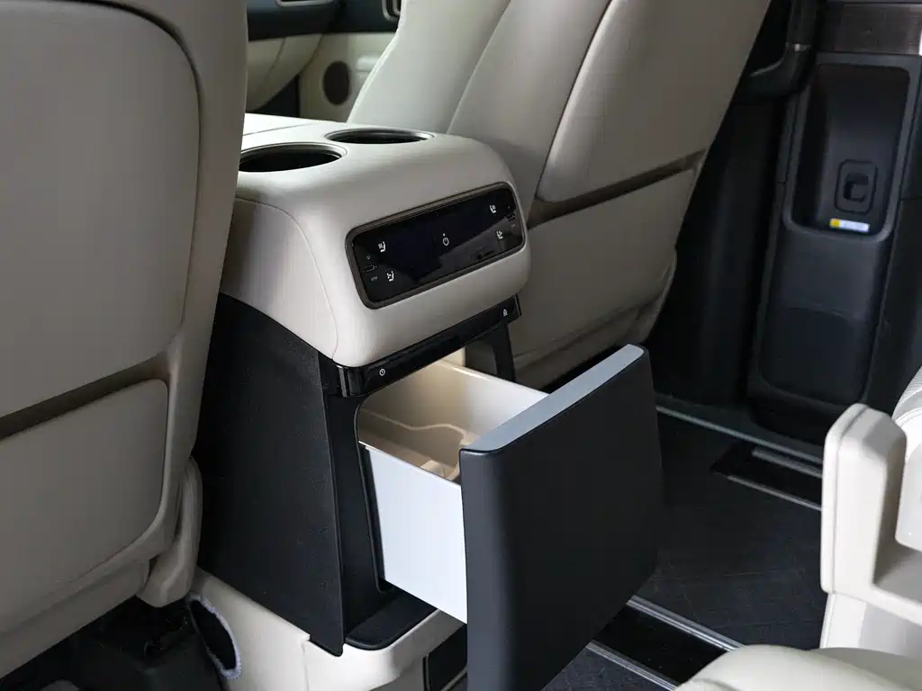 Li Auto Li MEGA — миниатюра 18