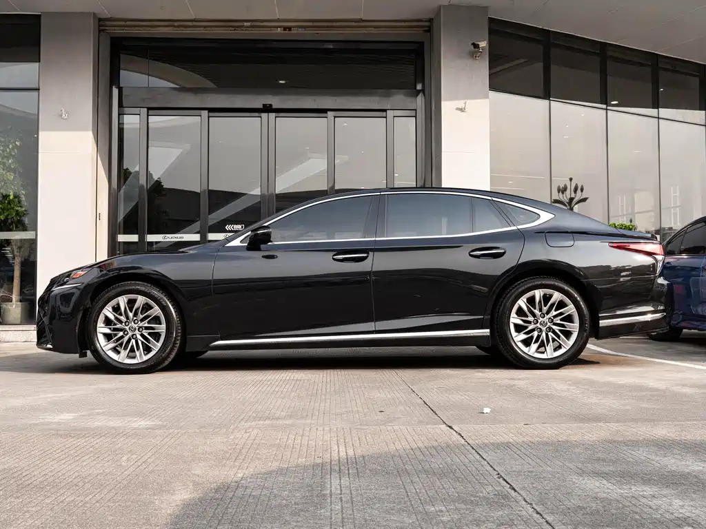 Lexus LS — миниатюра 4