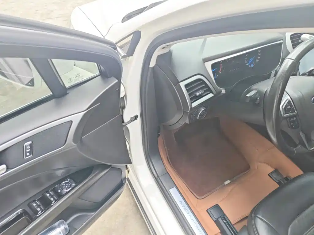 Ford Mondeo — миниатюра 16