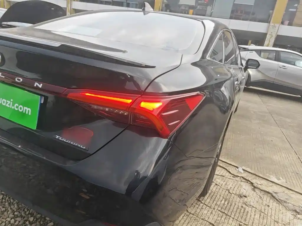 Toyota Avalon — миниатюра 8