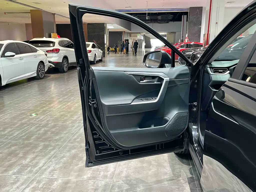 TOYOTA RAV4 RONGFANG