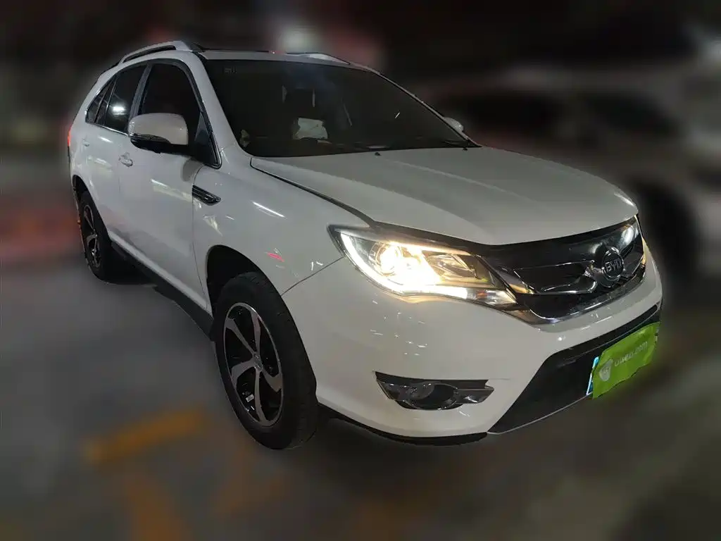 BYD S7