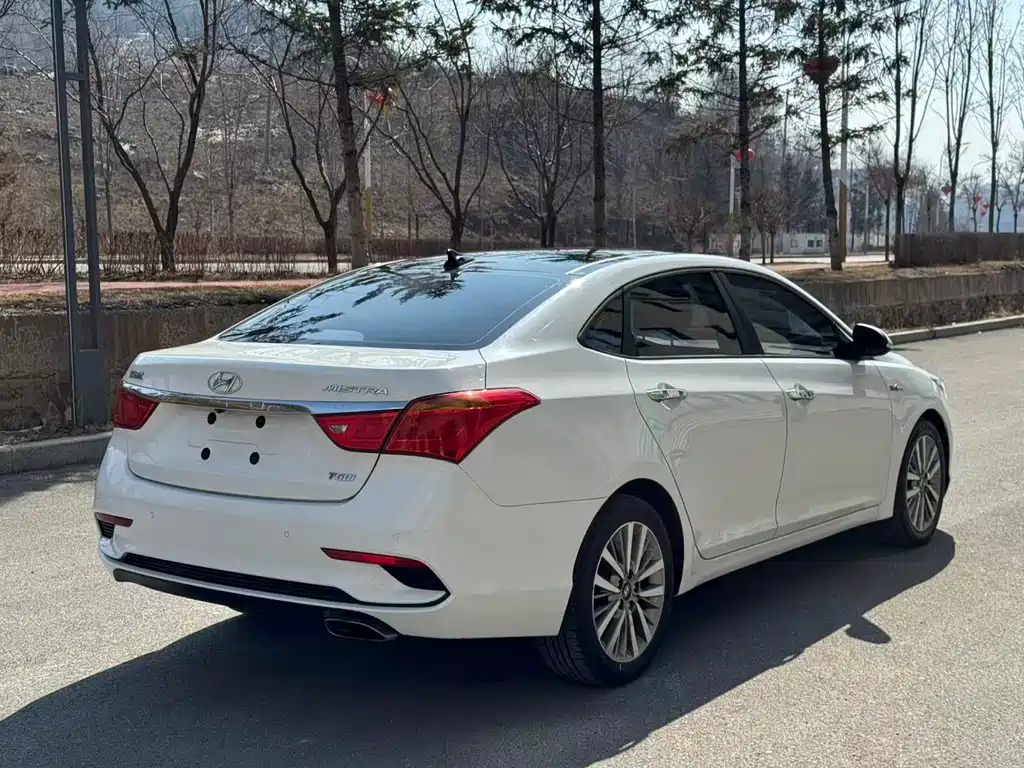 Hyundai Mistra - фото 4