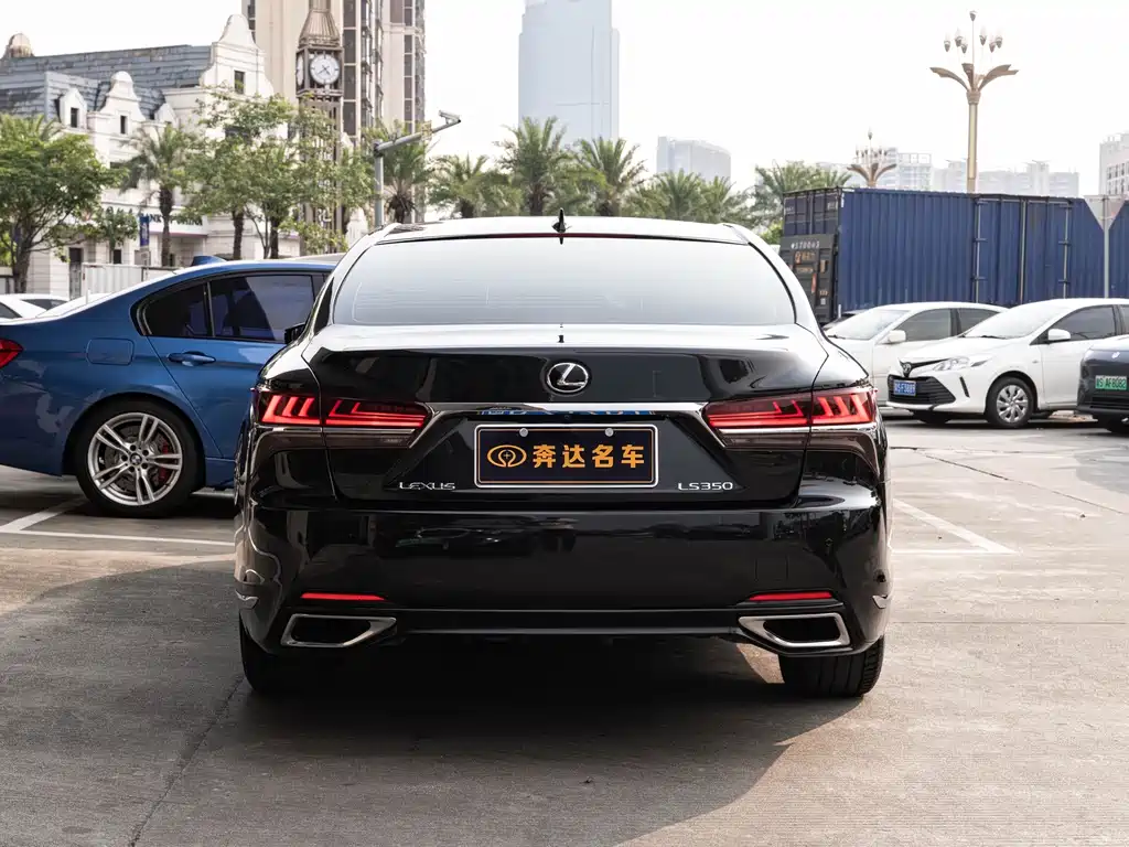 Lexus LS — миниатюра 5