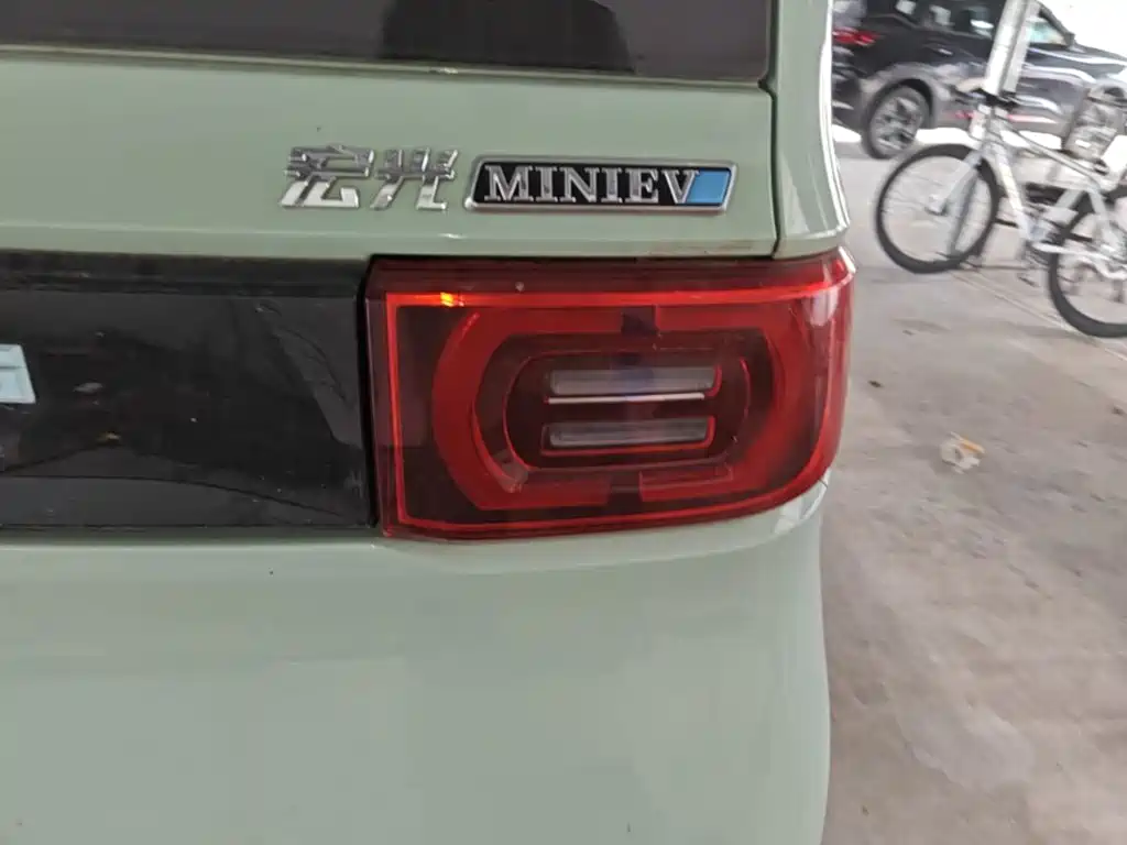 Wuling MINIEV — миниатюра 8