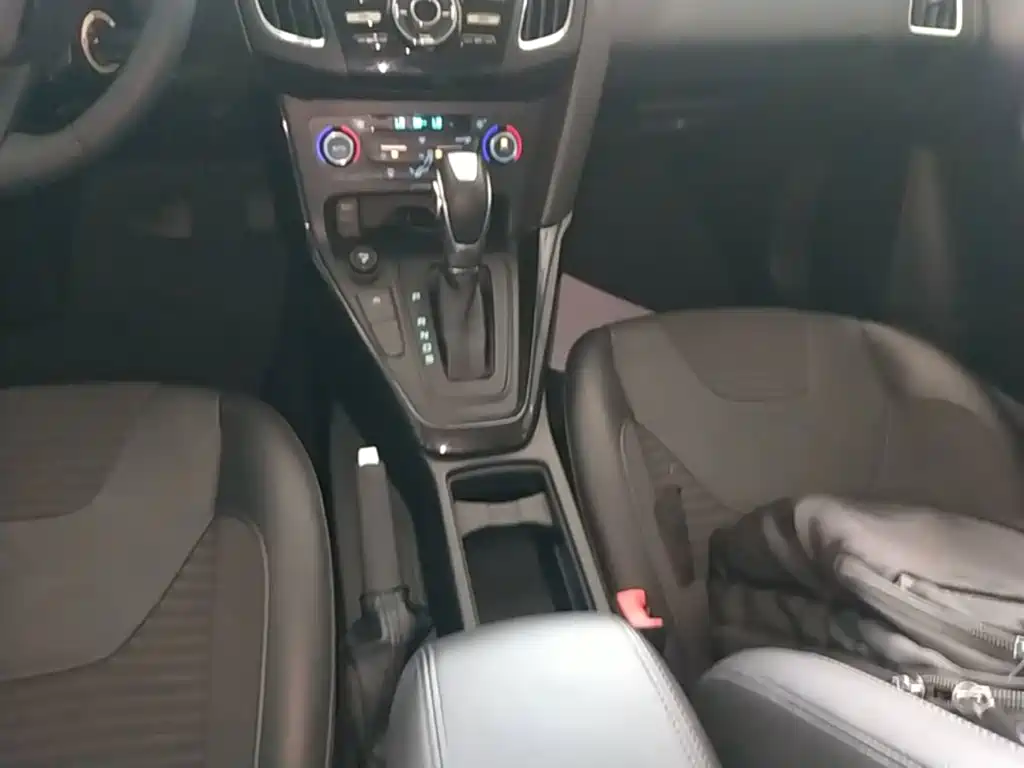 Ford Focus — миниатюра 14