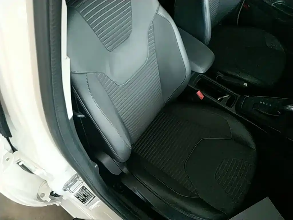 Ford Focus — миниатюра 25