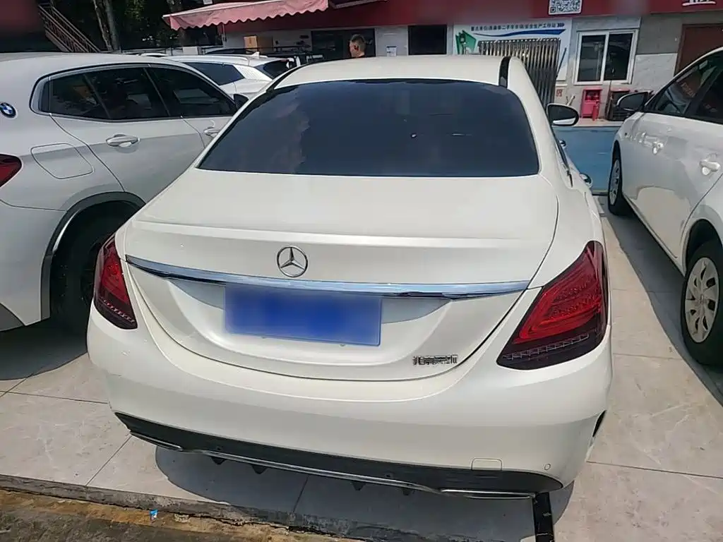 Mercedes-Benz C-Class — миниатюра 6