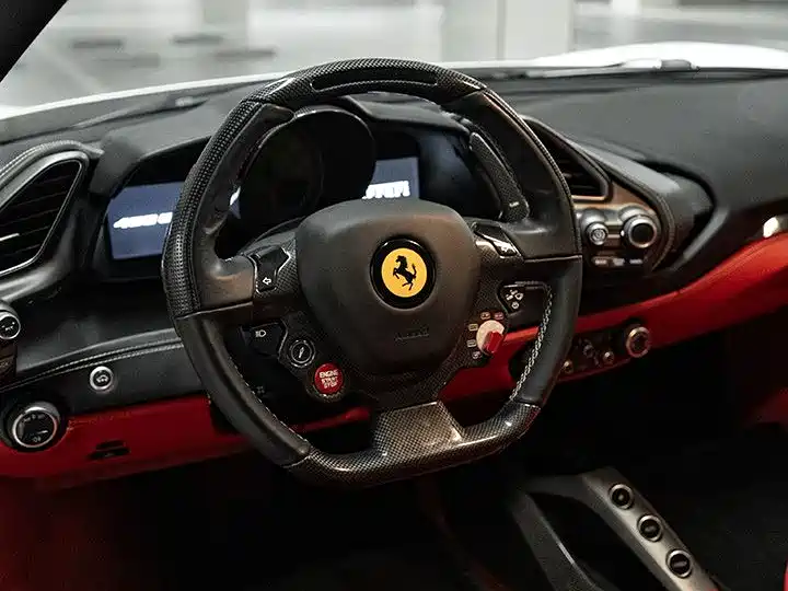 Ferrari 488 — миниатюра 7