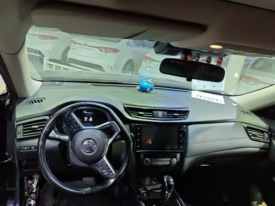Nissan X-Trail — миниатюра 3