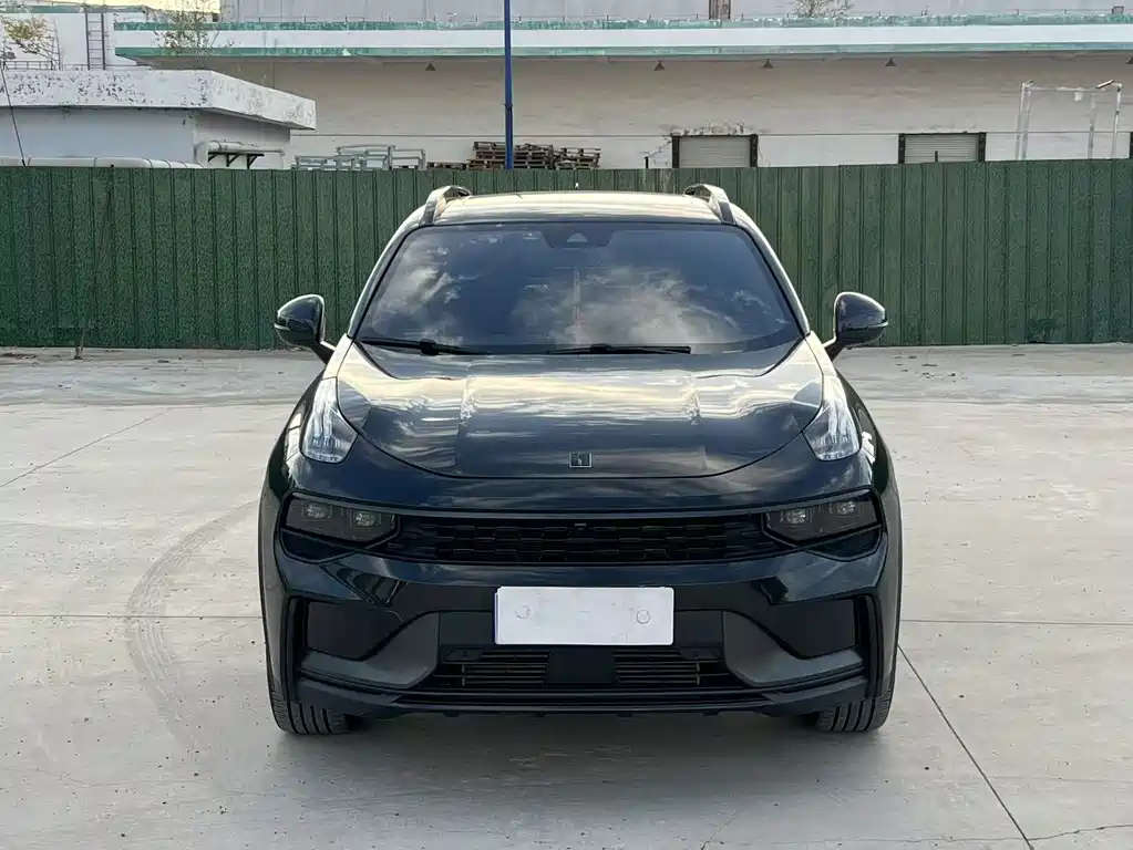 Lynk & Co 01 — миниатюра 2
