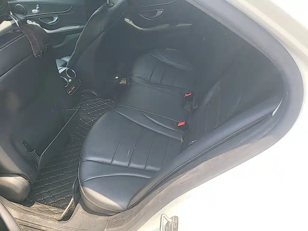 Mercedes-Benz C-Class — миниатюра 17