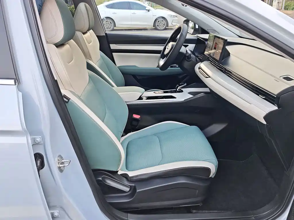 Geely L HiP — миниатюра 17