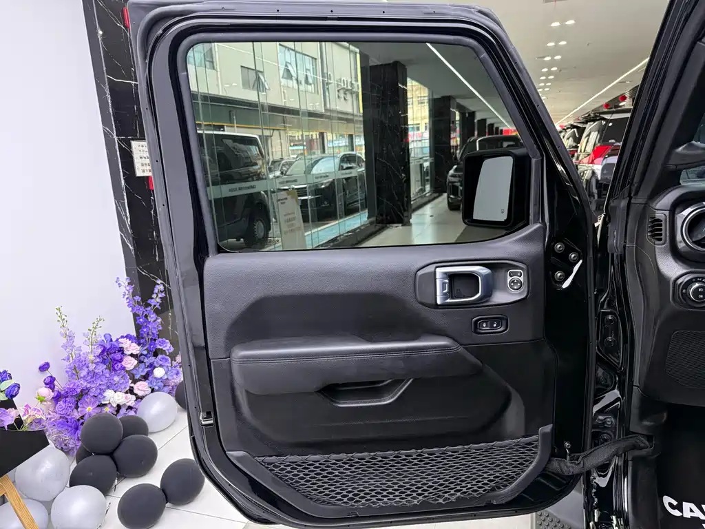 Jeep Wrangler — миниатюра 9