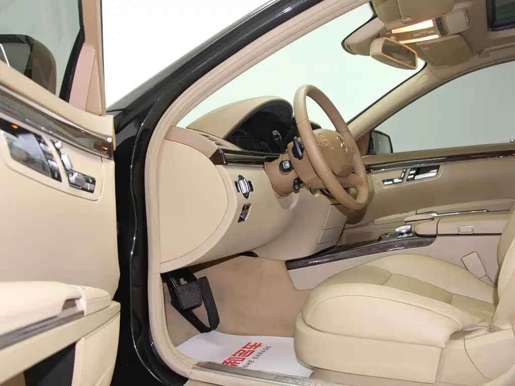Mercedes-Benz S-Class — миниатюра 8