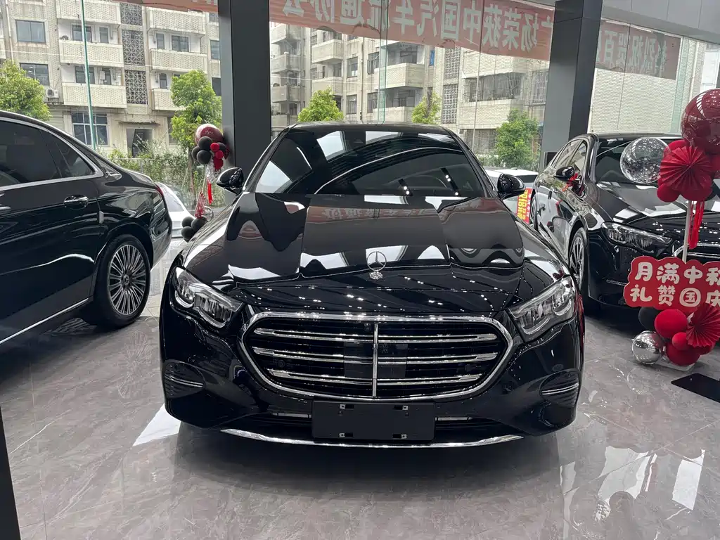 Mercedes-Benz E-Class — миниатюра 2