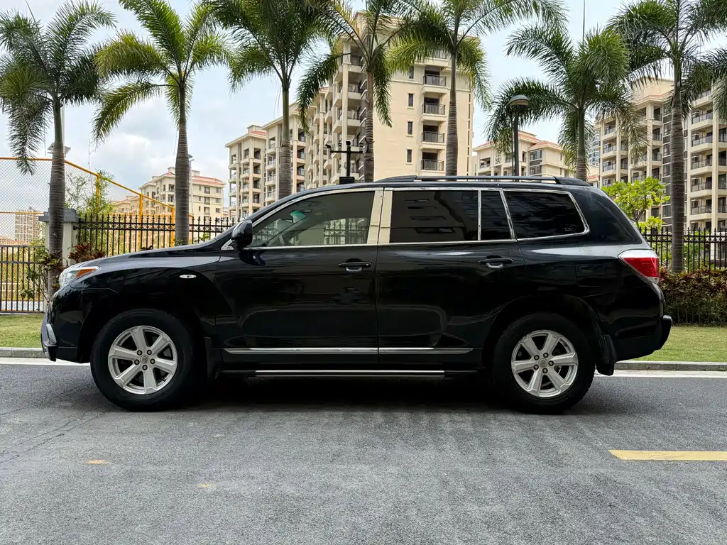 Toyota Highlander 2012 2.7L 5 мест Elite