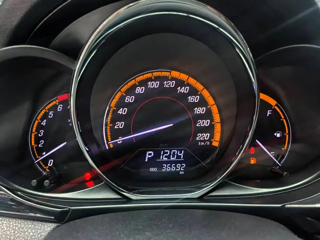 Toyota Yaris L — миниатюра 11