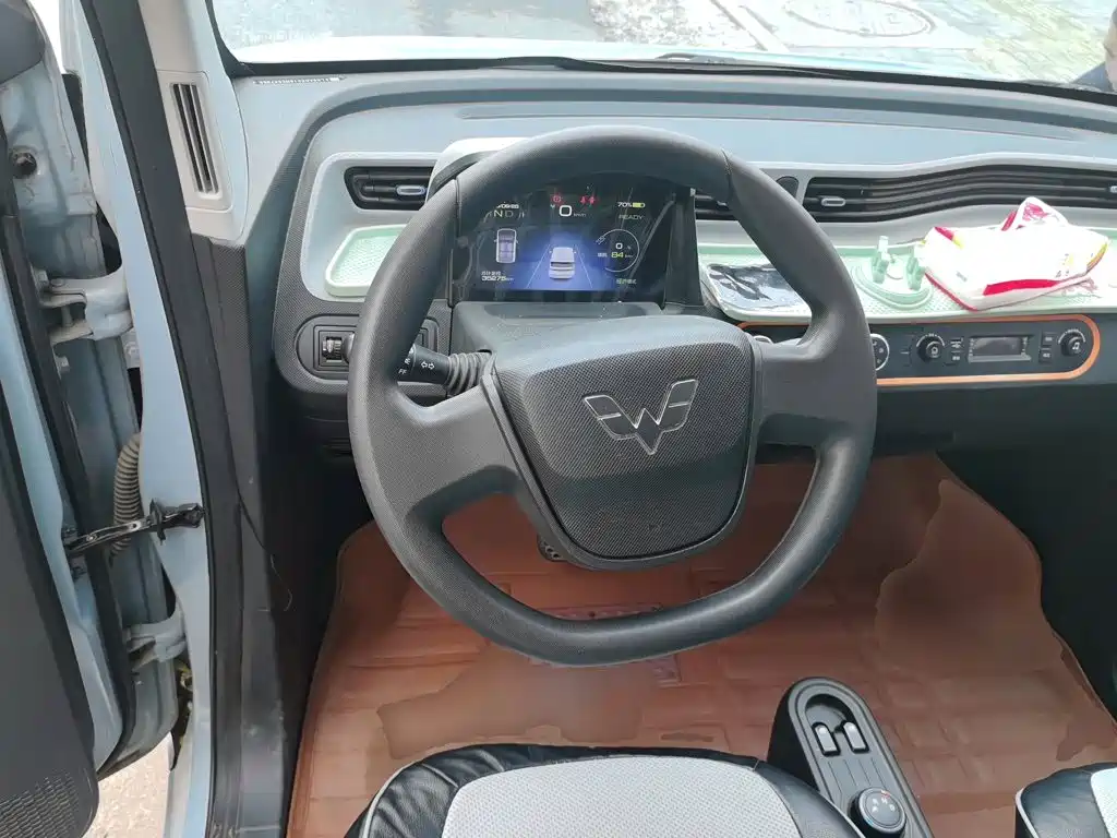 Wuling MINIEV — миниатюра 11