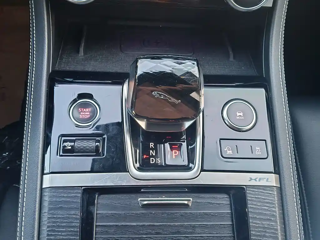 Jaguar XFL — миниатюра 23