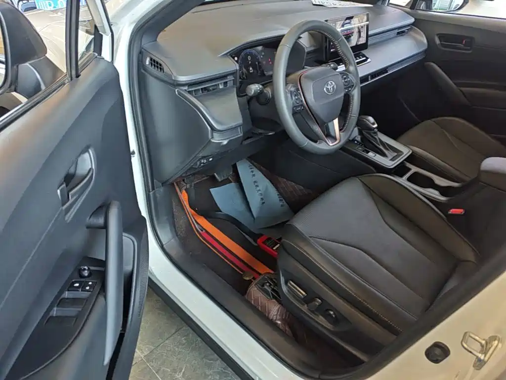 Toyota Corolla Cross — миниатюра 16