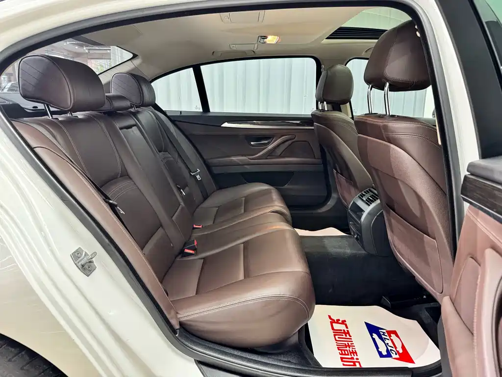 BMW 5 Series — миниатюра 19