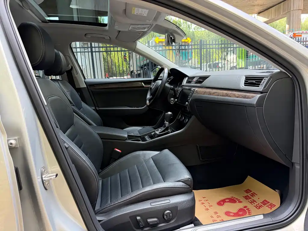 Skoda Superb — миниатюра 12