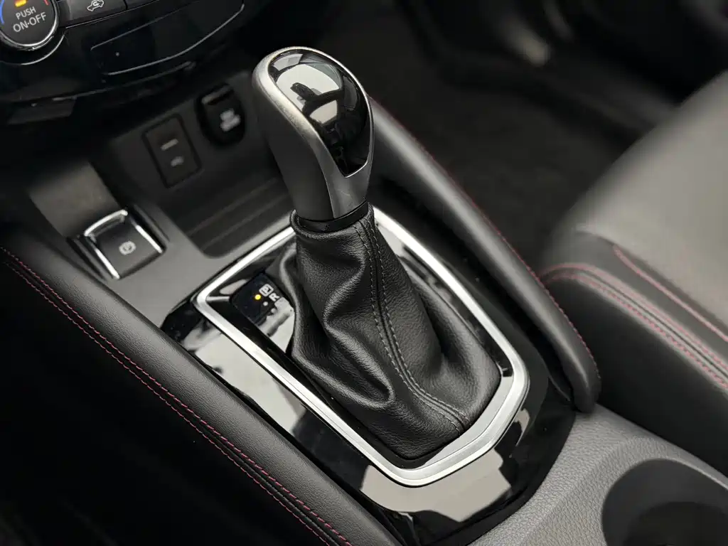Nissan Qashqai — миниатюра 15