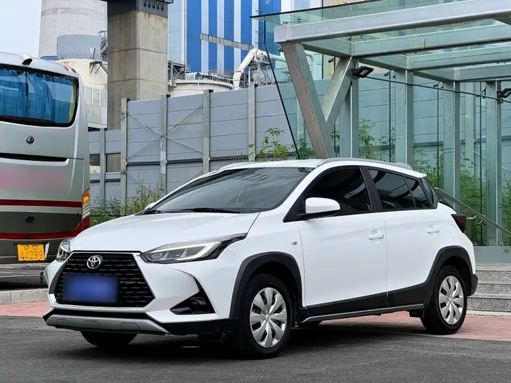 Toyota Yaris L — миниатюра 2