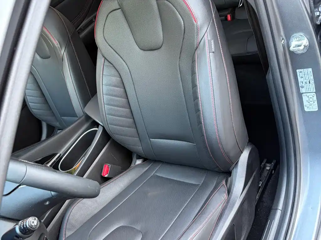Hyundai Elantra — миниатюра 7