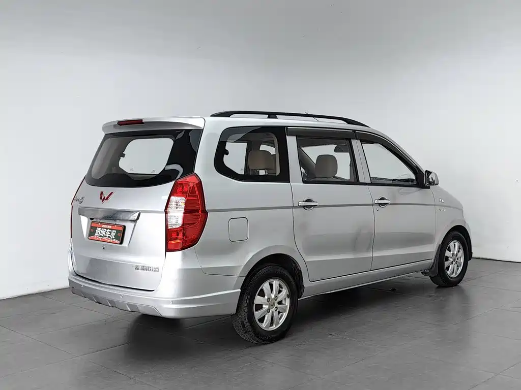 Wuling Hongguang — миниатюра 2