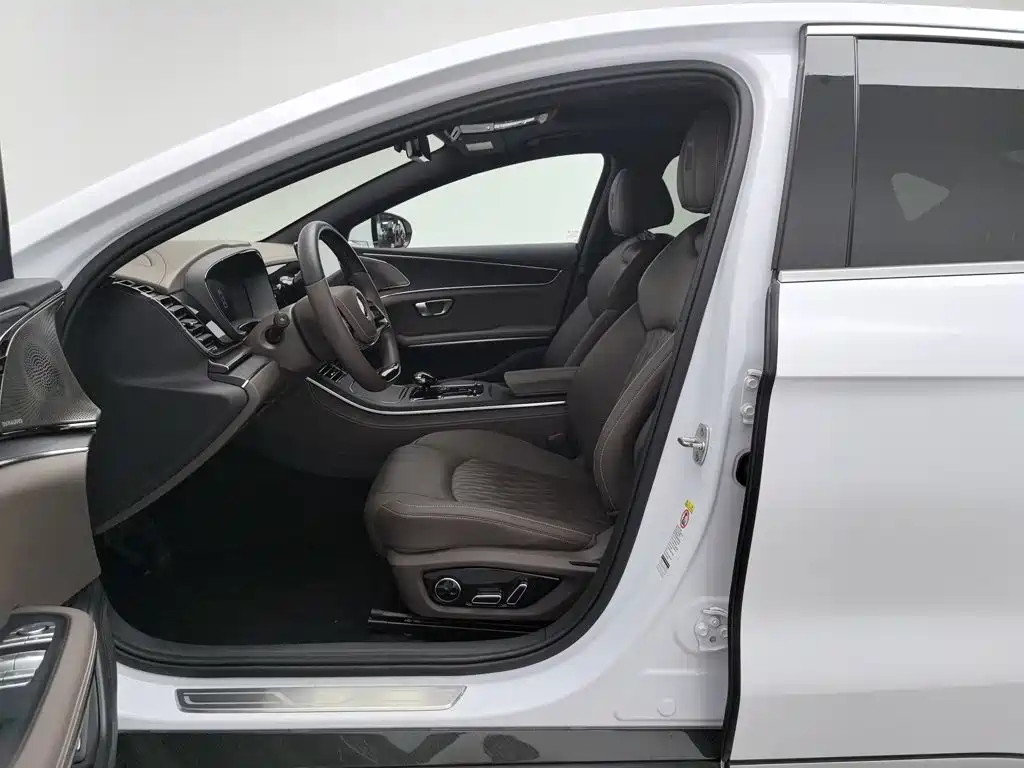 BYD Han — миниатюра 10