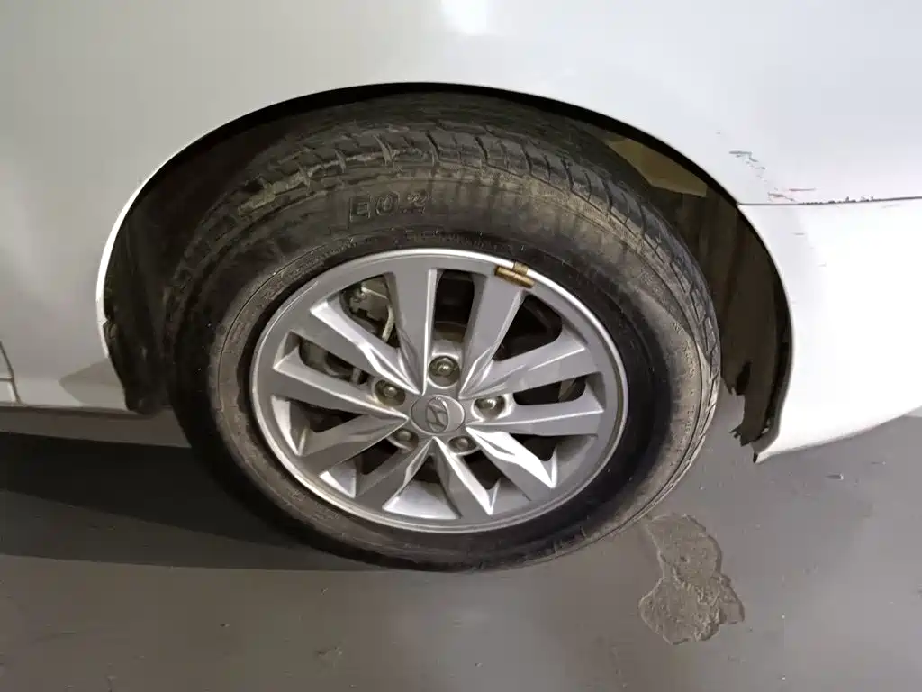Hyundai Elantra — миниатюра 8